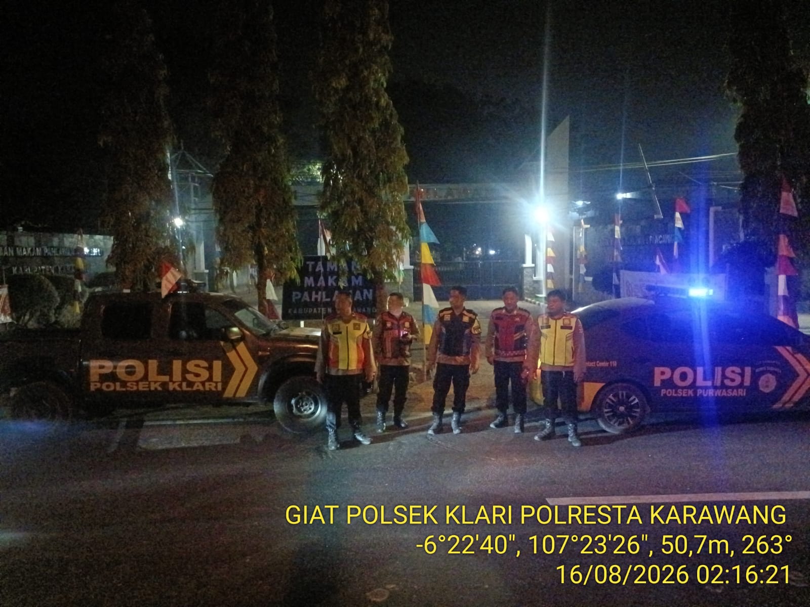 Polsek Klari bersama Polsek Purwasari Pastikan Perbatasan Aman Dan Kondusif