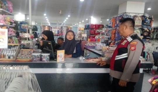 Polsek Telagasari Laksanakan Patroli Cegah C3 di Sekitar Pertokoan
