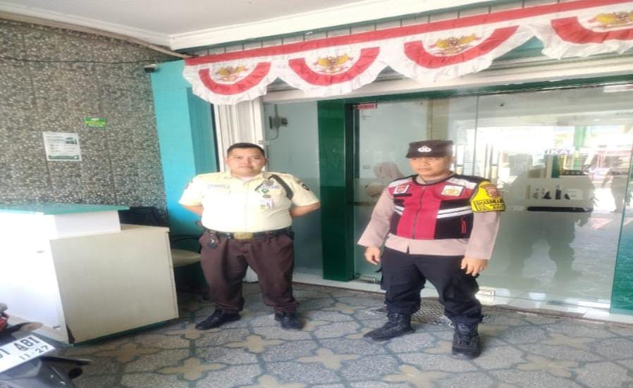 Kunjungi Pegadaian Gempol Patroli Prekat Polsek Banyusari di Siang Hari