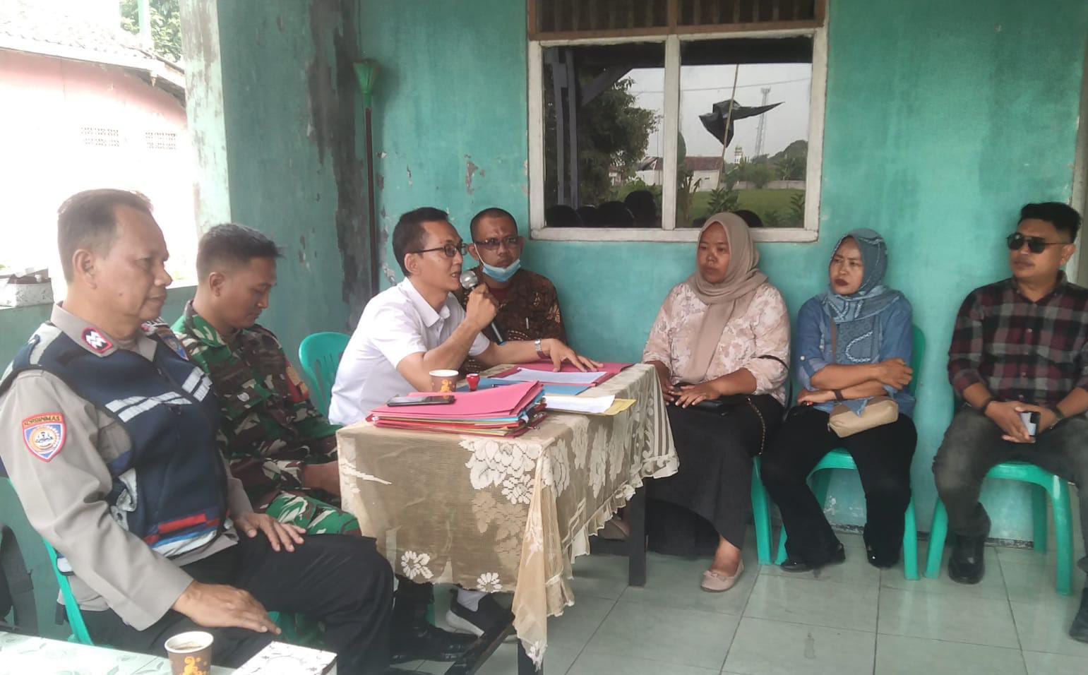 Bhabinkamtibmas Polsek Telagasari Sebar Himbauan Cegah TPPO di Lingkungan Masyarakat