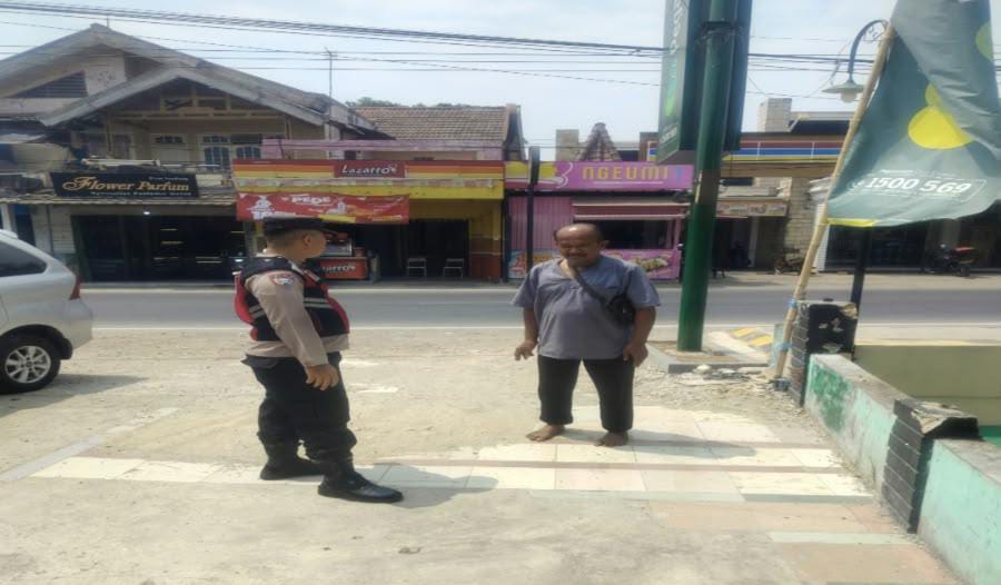 Prekat Polsek Banyusari Sosialisasikan Bahaya TPPO