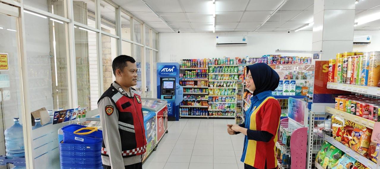 Giat Patroli Perekat Supermarket Indomaret Gempol Guna Antisipasi Kejahatan