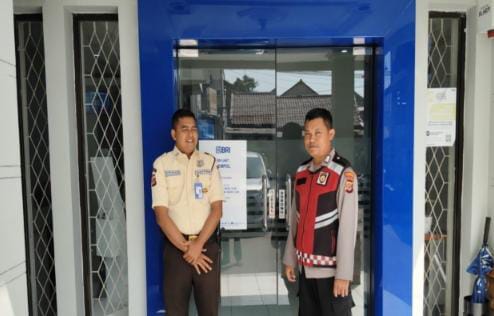 Kunjungi BRI Gempol Patroli Prekat Polsek Banyusari di Siang Hari