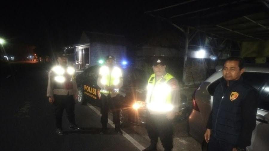 Prekat Polsek Banyusari Giat Patroli Jalan Raya Antisipasi Kejahatan