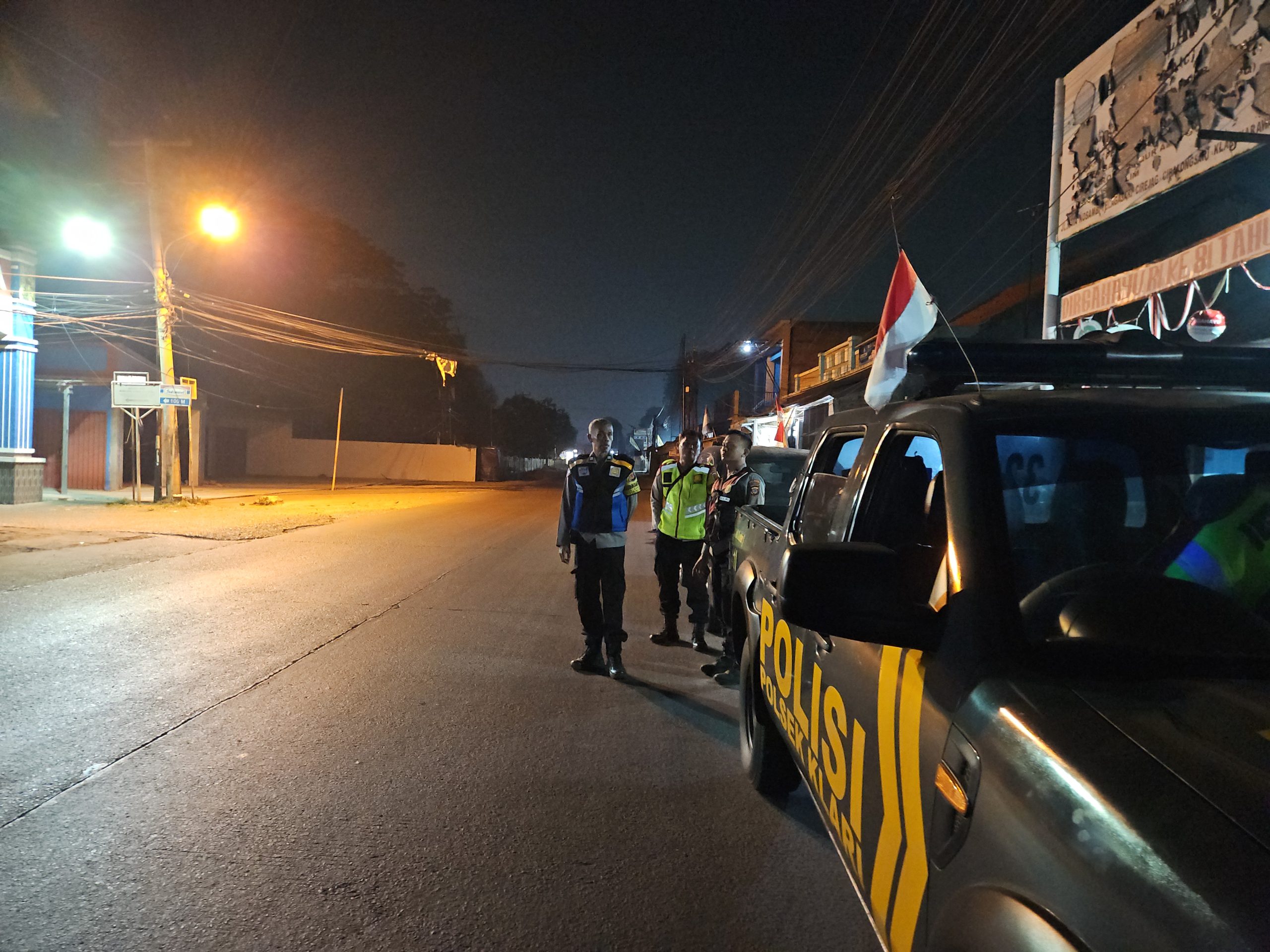 Personel Gabungan Piket Fungsi Polsek Klari Lakukan Patroli Patroli KRYD Antisipasi Tindak Kriminalitas