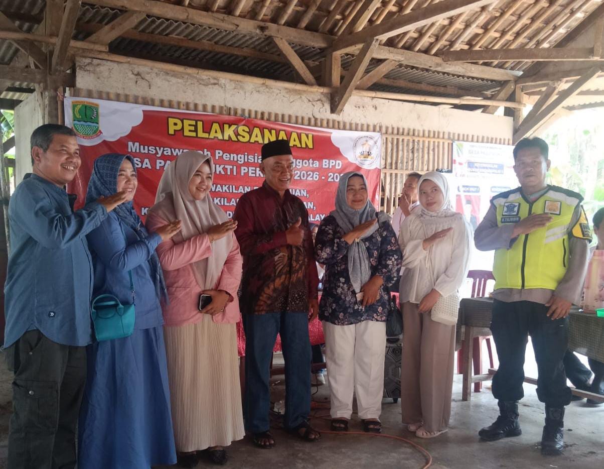 Bhabinkamtibmas Polsek Telagasari Kondusifkan Pemungutan Suara Pemilihan BPD Desa Pasirmukti