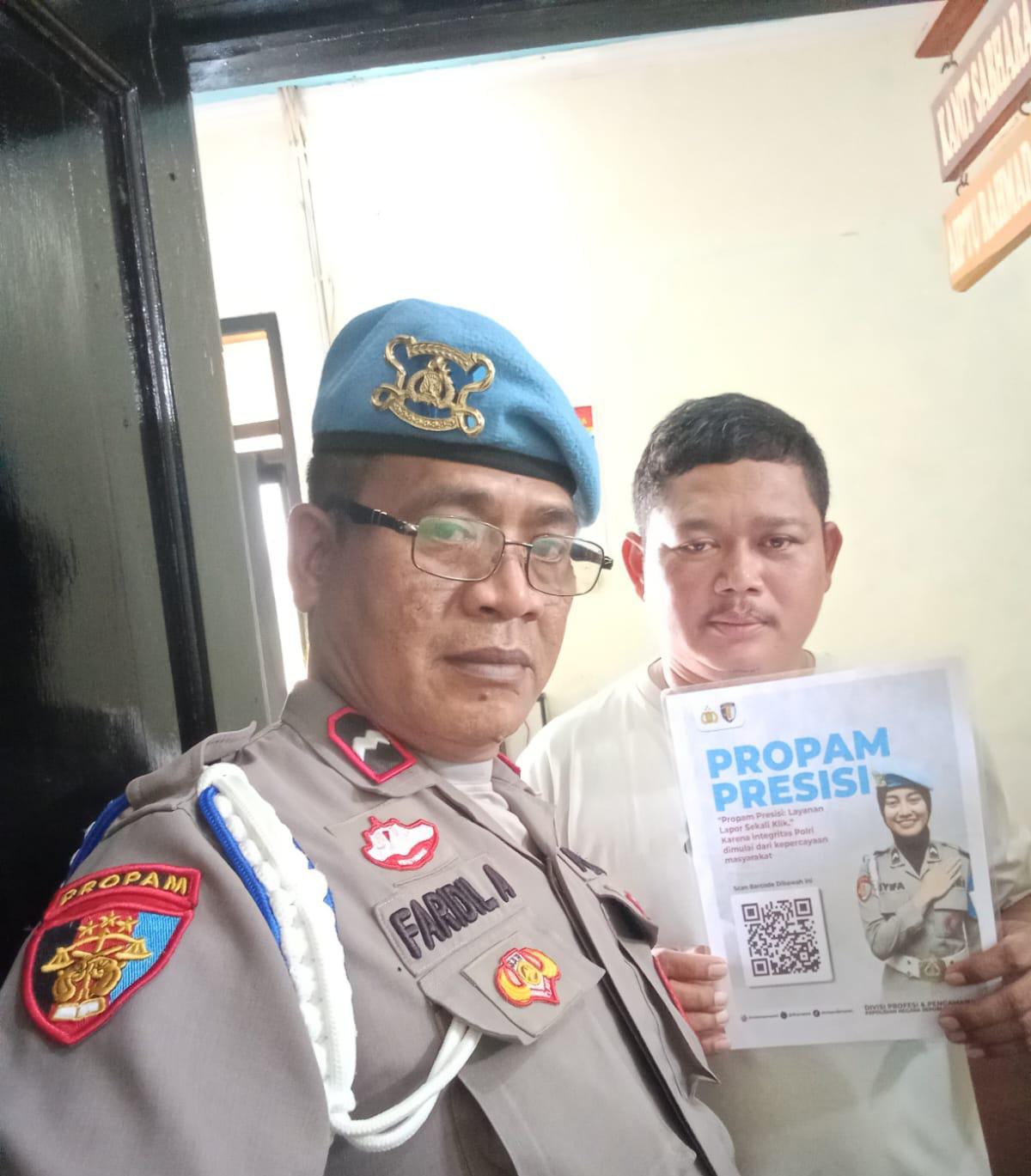 Polsek Banyusari Melaksanakan Giat Sosialisasi QR Barcode ke Masyarakat Pengaduan ke Divisi Propam Polri Bidpropam Polda Jabar