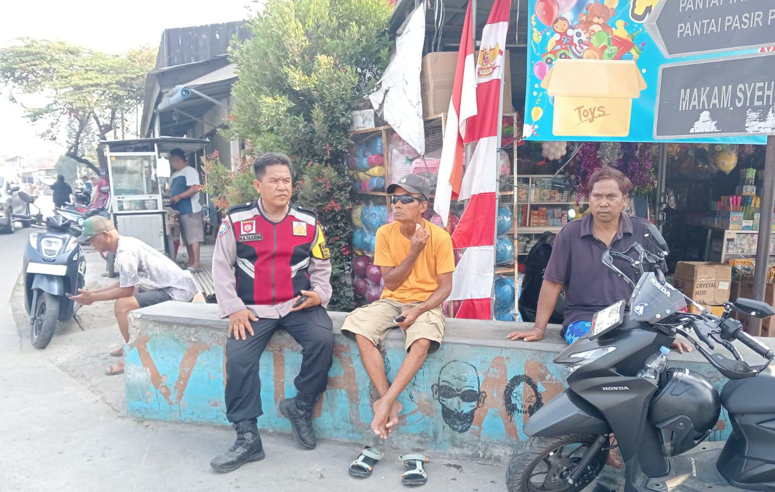 Bhabinkamtibmas Telagasari Sampaikan Himbauan Waspada TPPO kepada Warga Desa Binaan