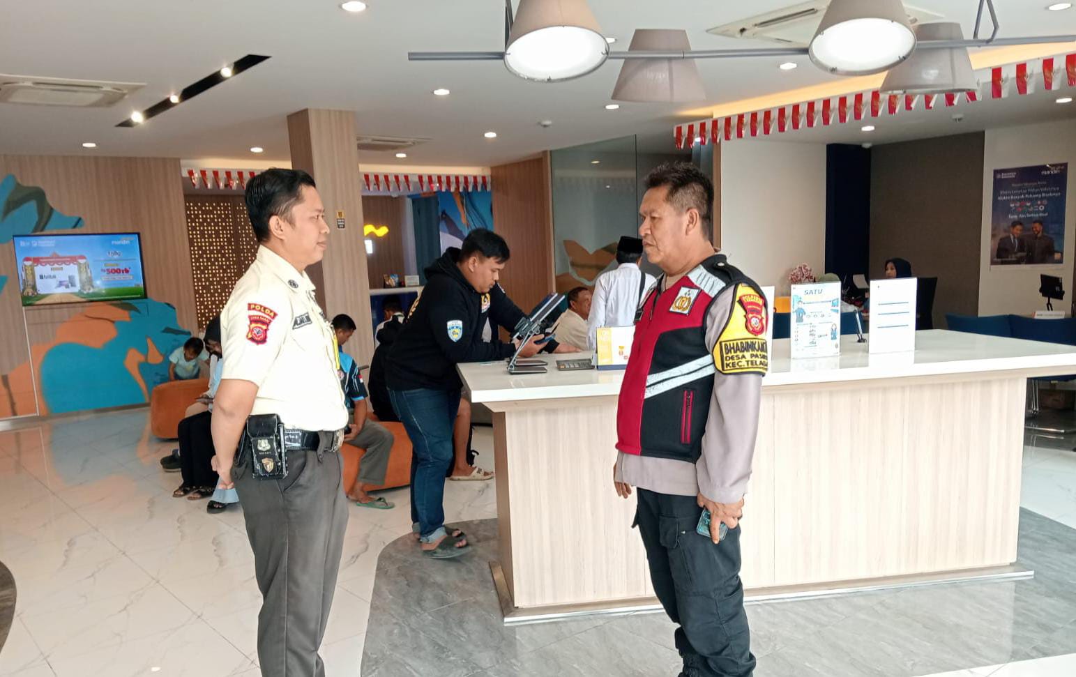 Personil Polsek Telagasari Laksanakan Patroli Rutin di Sekitar Bank dan Objek Vital Antisipasi Gangguan Kamtibmas