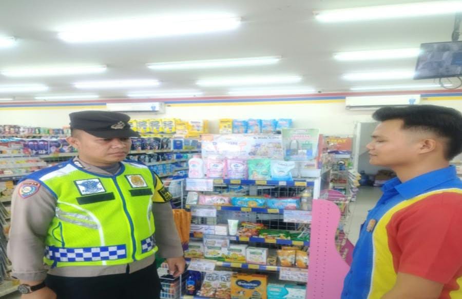 Giat Patroli Perekat Supermarket Indomaret Gempol Guna Antisipasi Kejahatan