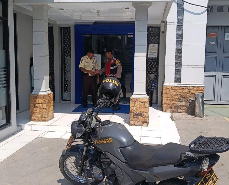 Kunjungi BRI Gempol Patroli Prekat Polsek Banyusari di Siang Hari