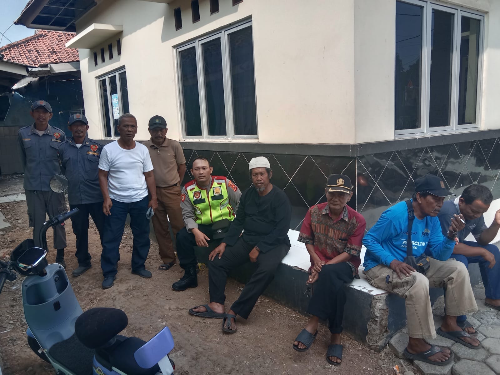 Bhabinkamtibmas Polsek Telagasari Lakukan Penyuluhan Terkait Pencegahan Kenakalan Remaja Kepada Masyarakat Binaan