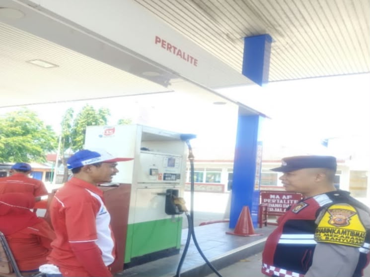 Kunjungi SPBU Gempol Patroli Prekat Polsek Banyusari di Siang Hari