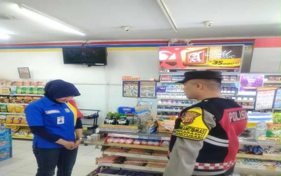 Giat Patroli Perekat Supermarket Indomaret Gempol Guna Antisipasi Kejahatan