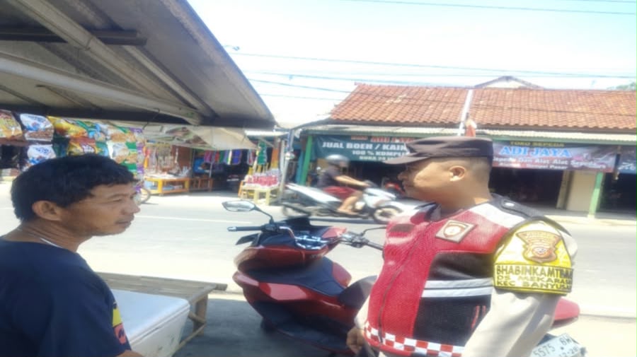 Prekat Polsek Banyusari Sosialisasikan Bahaya TPPO