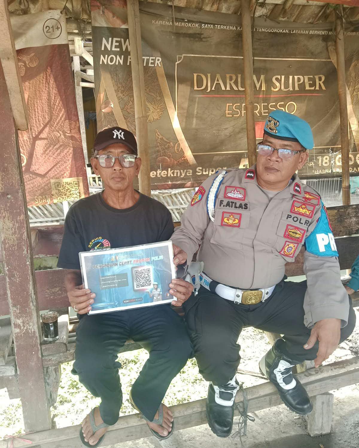 Polsek Banyusari Melaksanakan Giat Sosialisasi QR Barcode ke Masyarakat Pengaduan ke Divisi Propam Polri Bidpropam Polda Jabar