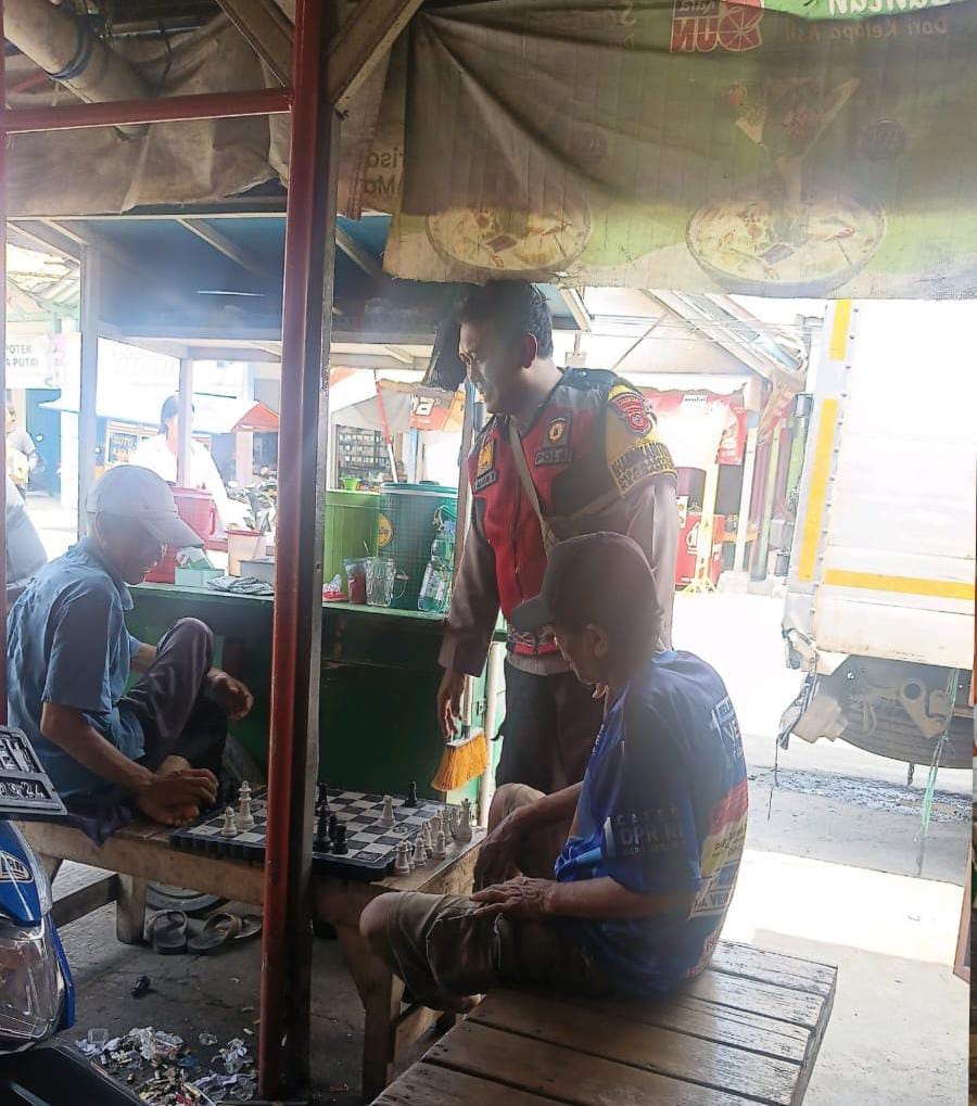 Prekat Polsek Banyusari Sosialisasikan Bahaya TPPO