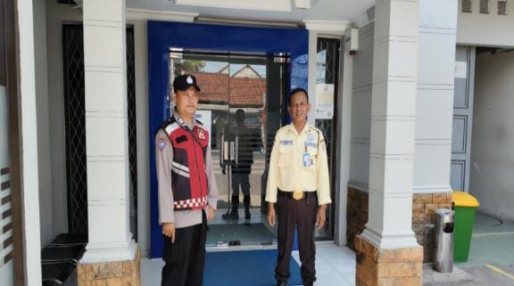 Kunjungi BRI Gempol Patroli Prekat Polsek Banyusari di Siang Hari
