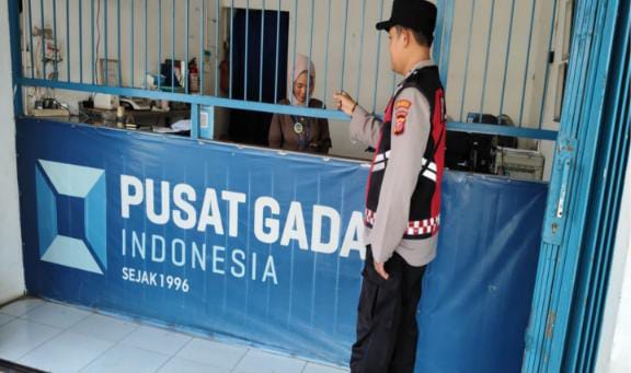 Kunjungi Pusat Gadai Gempol Patroli Prekat Polsek Banyusari di Siang Hari