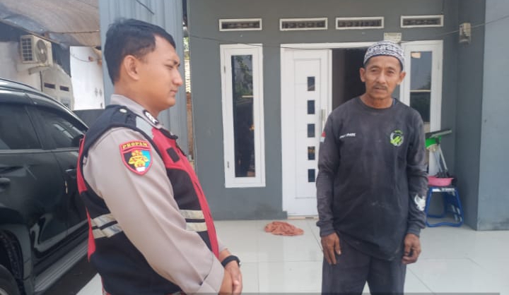 Personil Polsek Telukjambe Barat Sambangi Tokoh Agama untuk Perkuat Sinergitas dan Pesan Kamtibmas