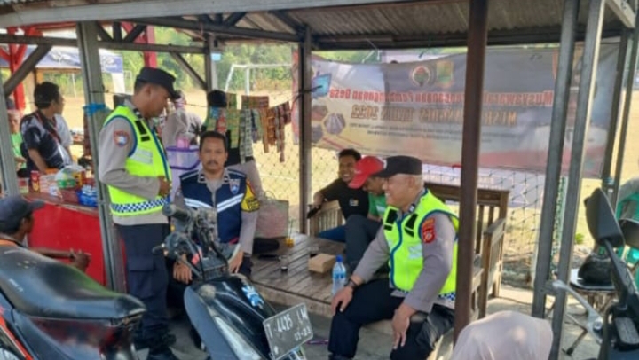 Polsek Jatisari Patroli Sambang Warga Sampaikan Imbauan Kamtibmas