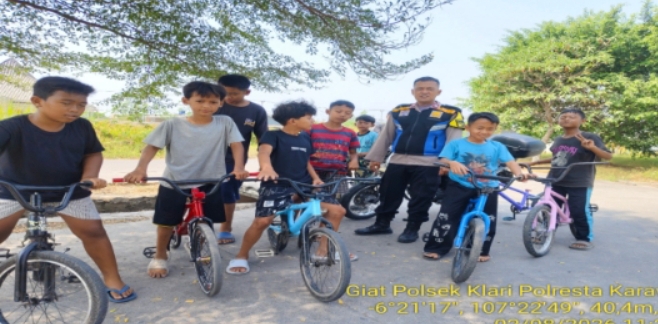 Bhabinkamtibmas Polsek Klari Himbau Kamtibmas kepada Anak-Anak, Ajak Hindari Bullying