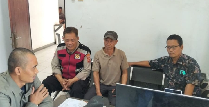 Patroli Polsek Telukjambe Barat Patroli Malam, Pastikan Situasi Aman dan Kondusif