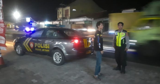 Pastikan RS Puri Asih Aman, Polsek Jatisari Lakukan Patroli KRYD Malam