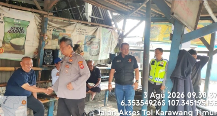 Ciptakan Situasi Kamtibmas Aman dan Kondusif, Personel Gabungan Polsek Klari Lakukan Patroli Siang 