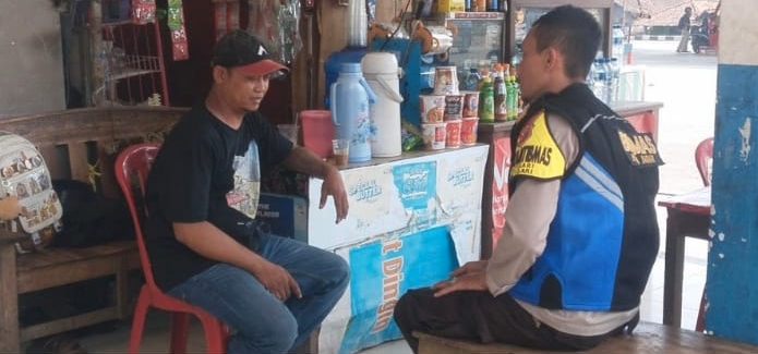 Personil Samapta Polsek Jatisari Himbauan Kamtibmas Ke Warga Dusun Sukamaju