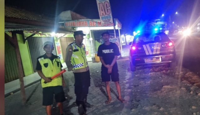 Pastikan Pertigaan Perum Cikampek Baru Aman, Polsek Jatisari Lakukan Patroli KRYD Malam