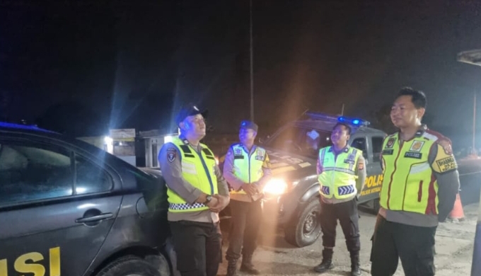Antisipasi 3C dan Tawuran, Polsek Jatisari Patroli Malam di Jalan Pantura Kaliasin