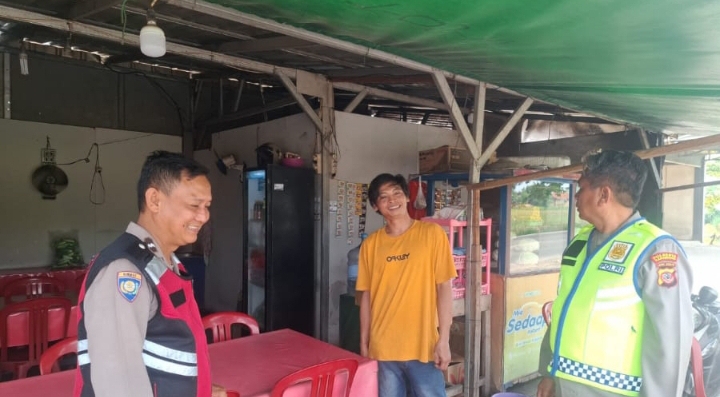 Personil Polsek Telukjambe Barat Ingatkan Orang Tua Awasi Pergaulan Anak