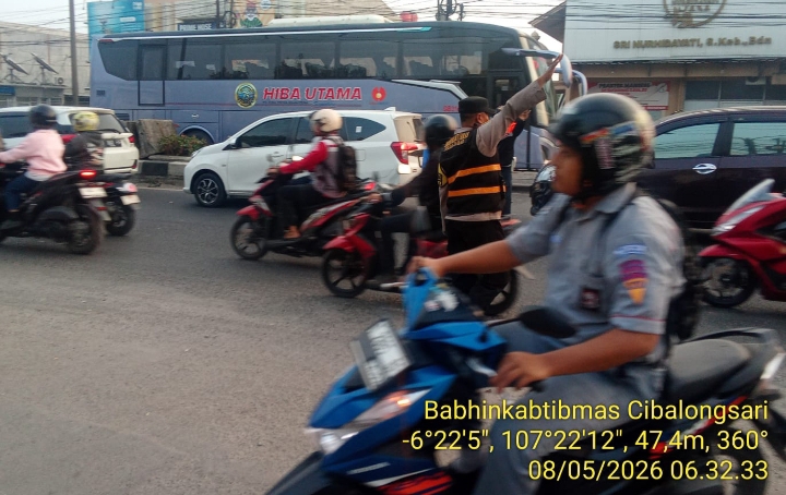 Commander Wish Pagi, Polsek Klari Berikan Pelayanan Pengaturan Lalu Lintas Demi Keselamatan Masyarakat