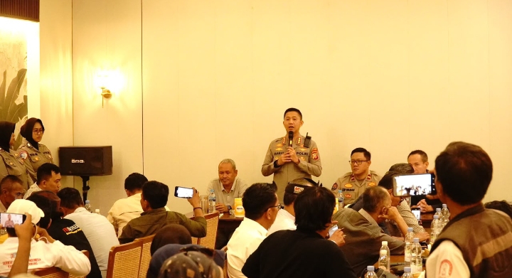 Kapolresta Karawang Perkuat Sinergi dengan Insan Pers Melalui Silaturahmi Bersama Media
