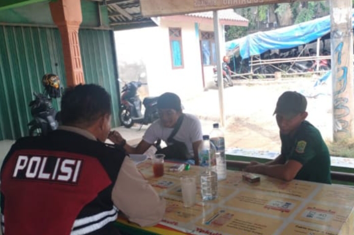Polsek Telukjambe Barat Himbau Warga Dusun Waspada TPPO Ke Warga Dusun Karadak