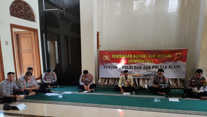 Perkuat Keimanan Personel dalam Memberikan Pelayanan Prima ke Masyarakat, Polsek Klari Gelar Binrohtal