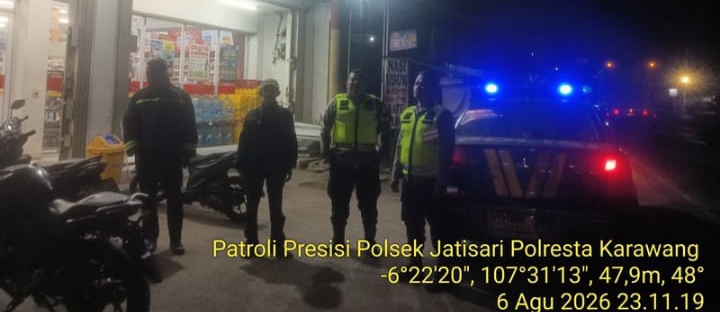 Personil Polsek Jatisari Patroli Sapa Warga Jatisari, Ingatkan Warga Perhatikan Pergaulan Anak