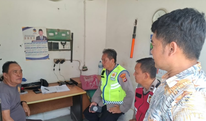 Patroli Sapa Warga Polsek Telukjambe Barat Sambangi Satpam PT. Badjingplant
