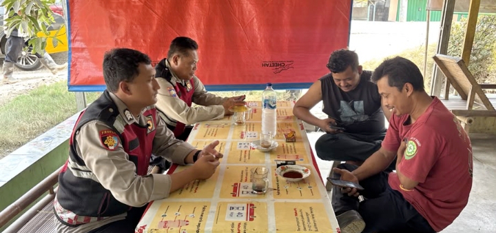 Personil Polsek Telukjambe Barat Terus Sosialisasikan Program Program Kapolresta Karawang 
