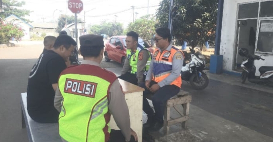 Personil Polsek Jatisari Terus Meningkatkan Pelayanan dan Pendekatan Kepada Masyarakat