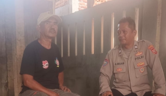 Bhabinkamtibmas Polsek Jatisari Ingatkan Warga Mekarsari Agar Waspada Tindak Kejahatan di Lingkungan