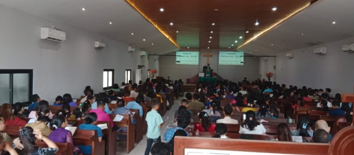Personil Polsek Klari Pengamanan Ibadah Kebaktian Umat Nasrani