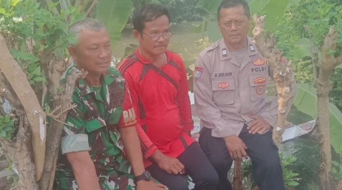 Sinergitas TNI-Polri dan Aparat Desa Mekarsari Perkuat Kamtibmas