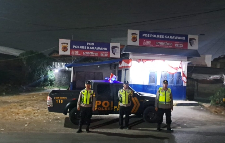 Personil Polsek Klari Lakukan Patroli Malam di Lampu Merah Karawang Timur