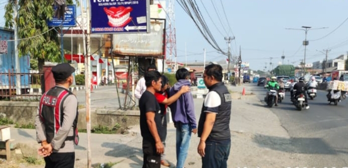 Polsek Klari Patroli Siang Sapa Warga, Berikan Pelayanan Terbaik Kepada Masyarakat Demi Mewujudkan Situasi Aman Kondusif ‎
