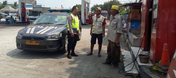 Polsek Jatisari Melaksanakan Patroli Sapa warga, Sasaran SPBU Jatisari
