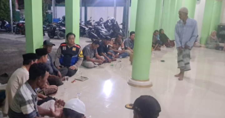 Personel Polsek Klari Lakukan Pengamanan dan Monitoring Pemilihan Anggota BPD Se-Kecamatan Klari