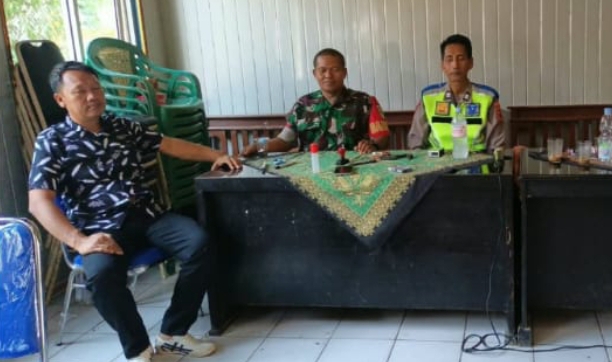 Sinergitas TNI-Polri, Bhabinkamtibmas Polsek Jatisari bersama Babinsa Koramil Jatisari Sapa Warga Desa Jatibaru