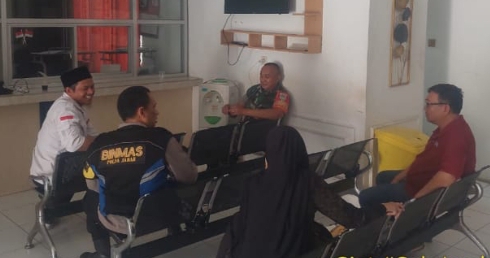 Waspada TPPO, Polsek Telukjambe Barat Himbau Warga Saat di Kantor Desa Wanakerta